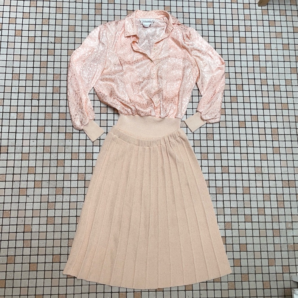 VTG Castleberry Pastel Peach Collared Blouse with Pleated Skirt Set
